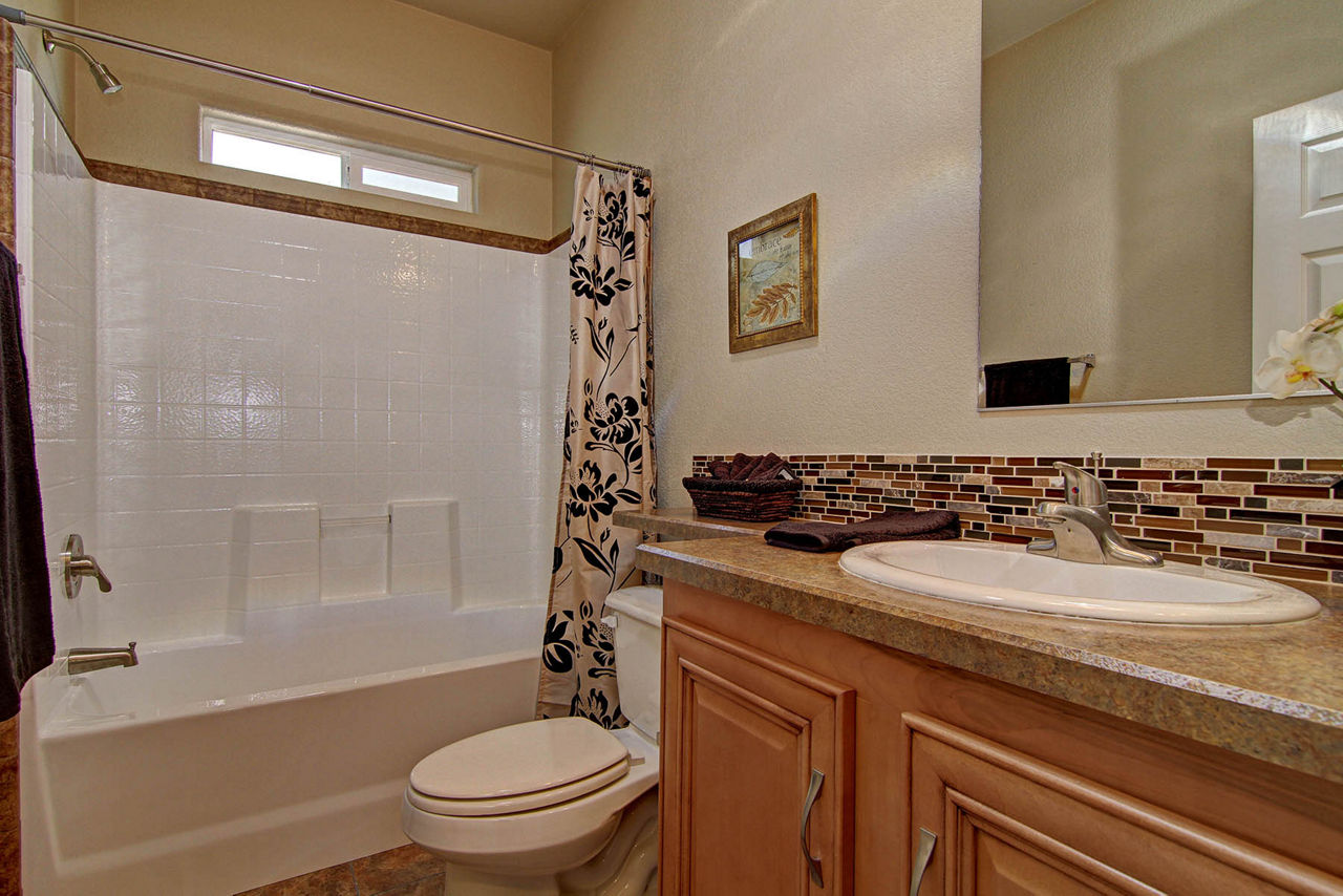 american-freedom-2858-bathroom