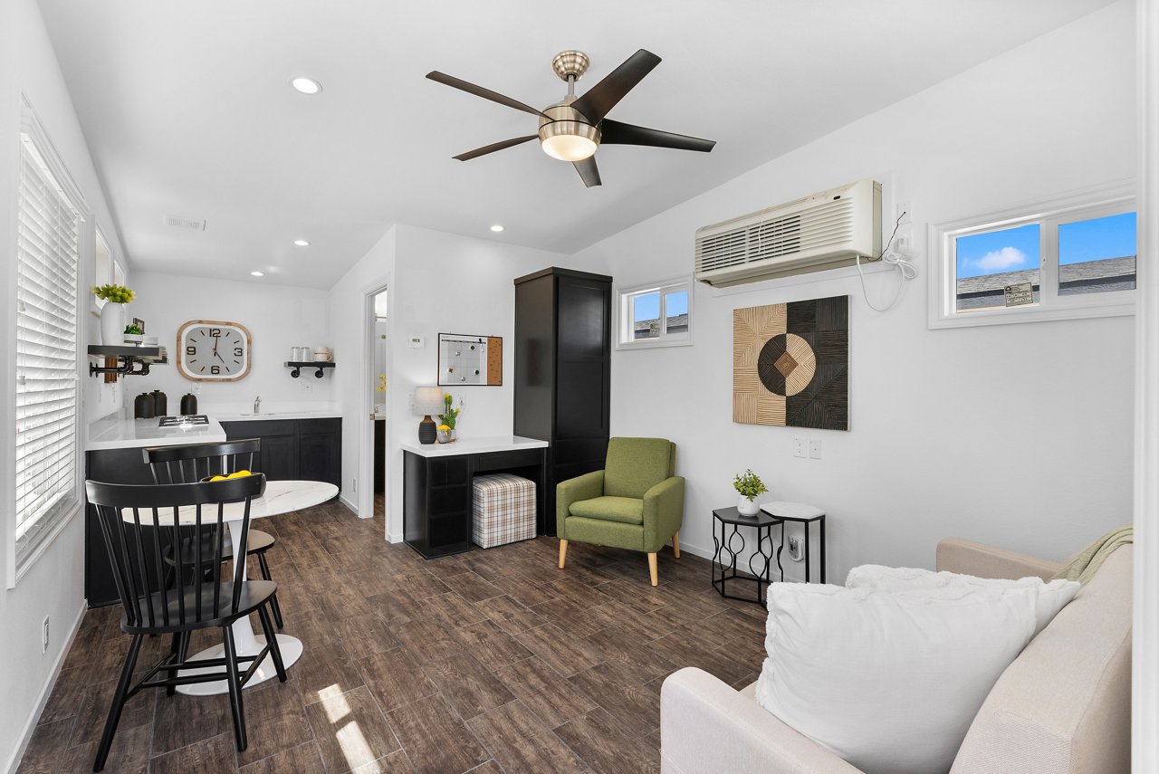Inside the living room at silvercrest village 02