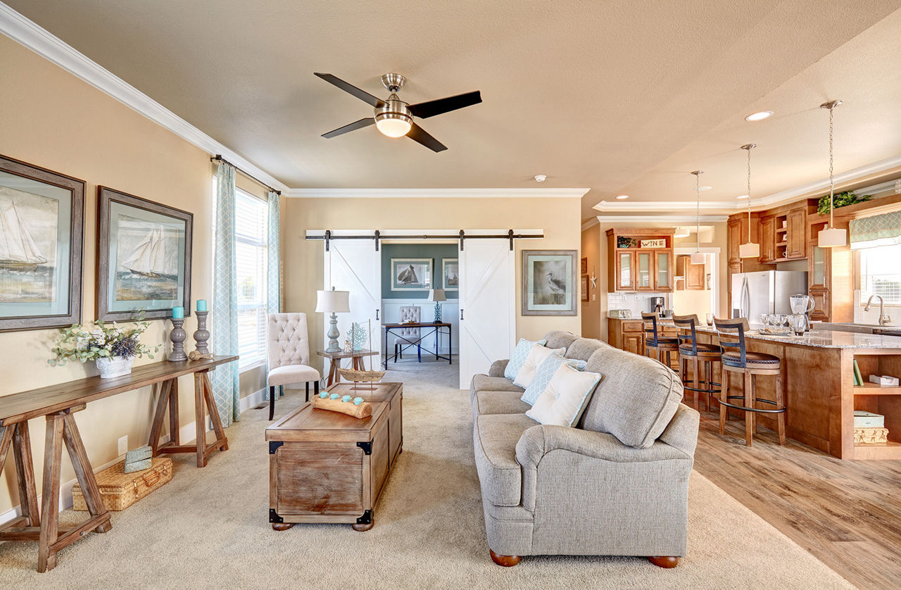 creekside-manor-4602s-living-room-kitchen