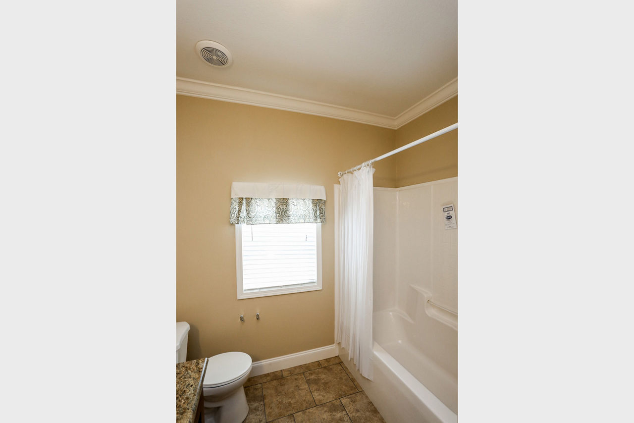 cypress-manor-4643a-guset-bathroom-2