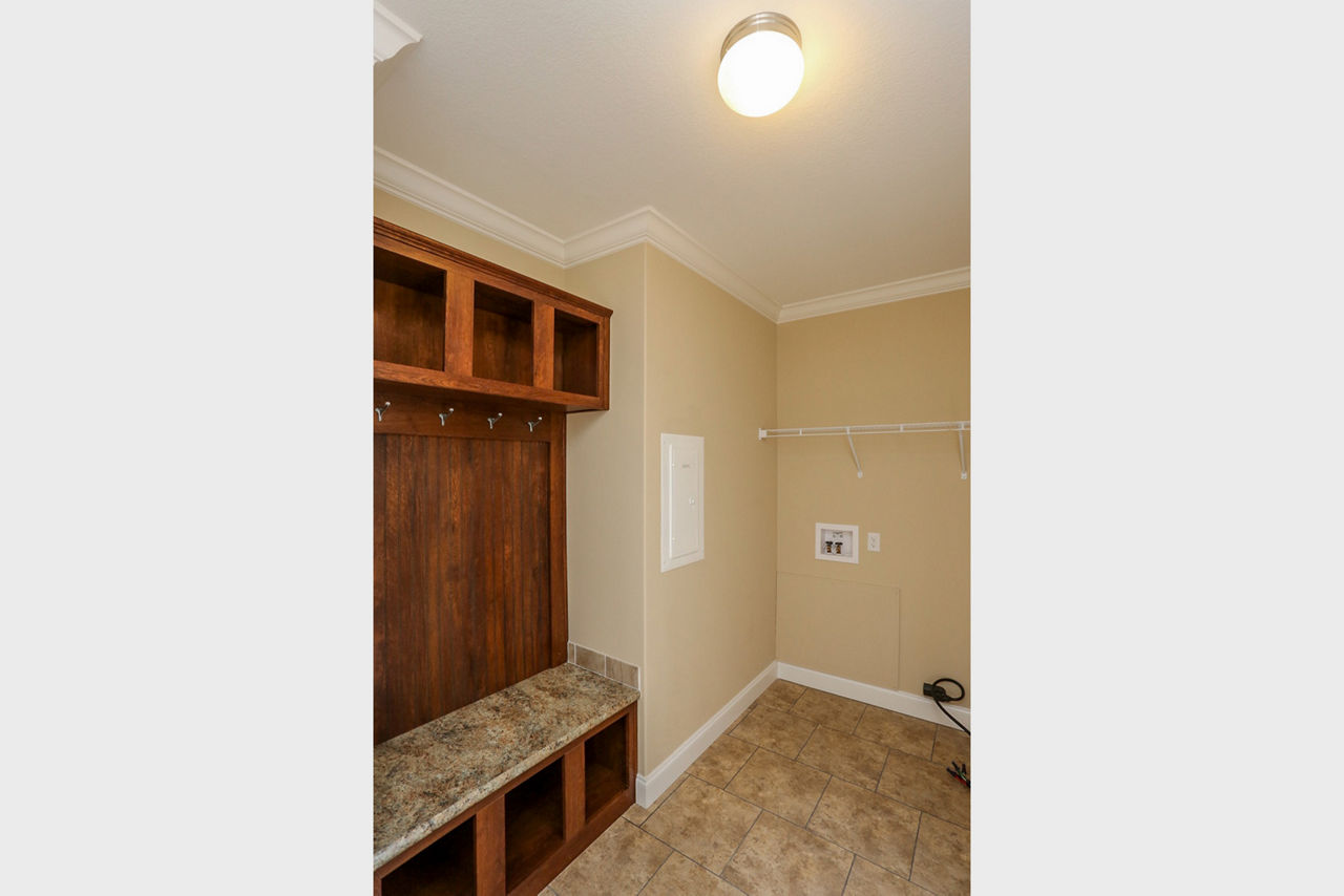 cypress-manor-4643a-utility-room