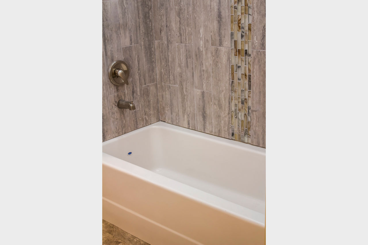 hc4563b-master-bath-2-copy