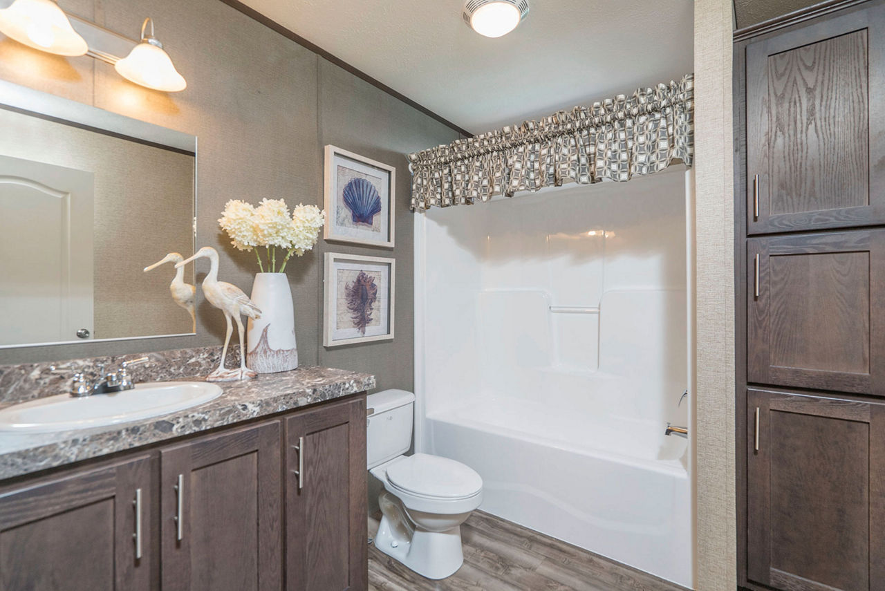 northwood-a25604-bathroom