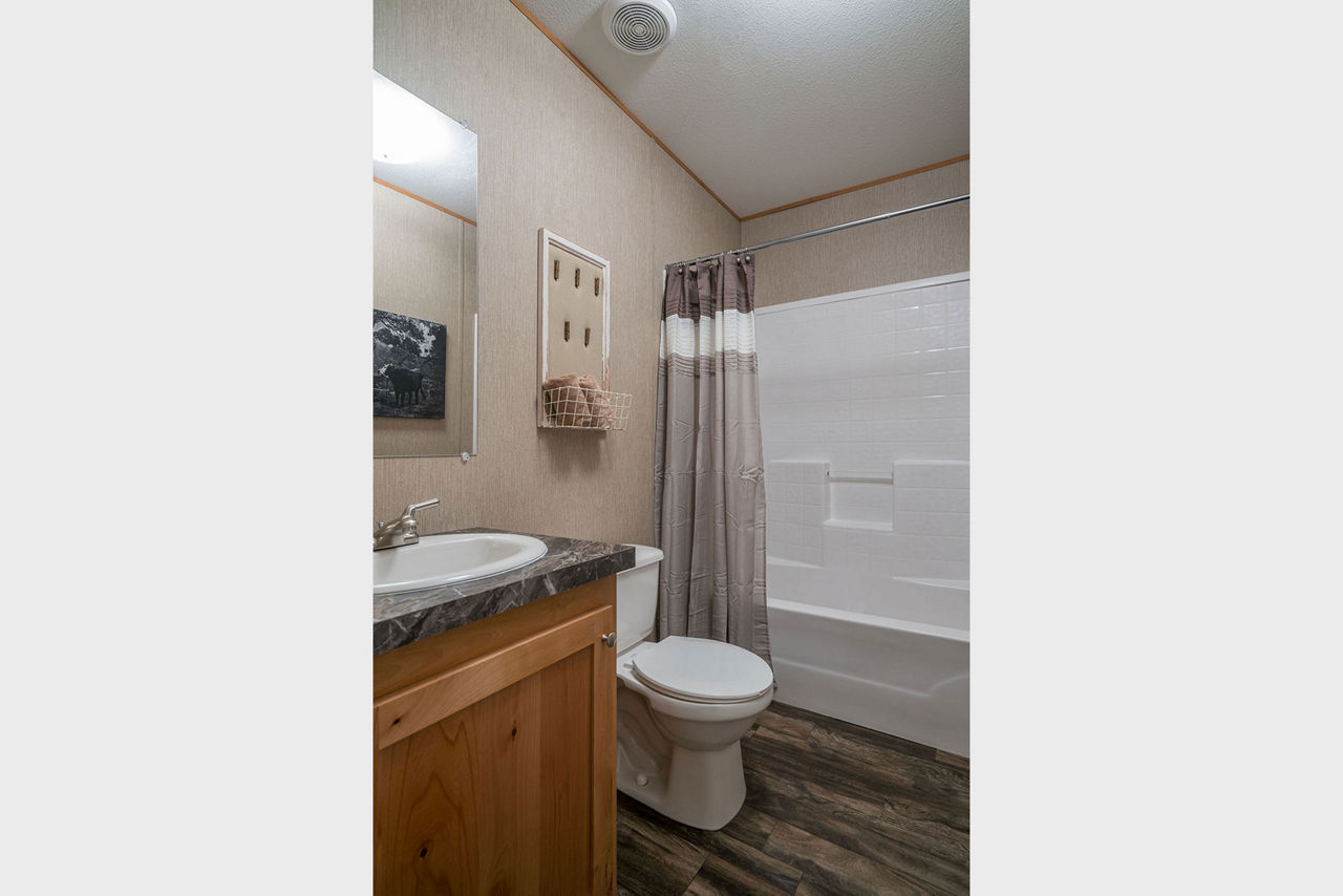 select-1676c-bathroom