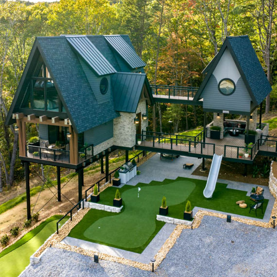 View of the tom treehouse.