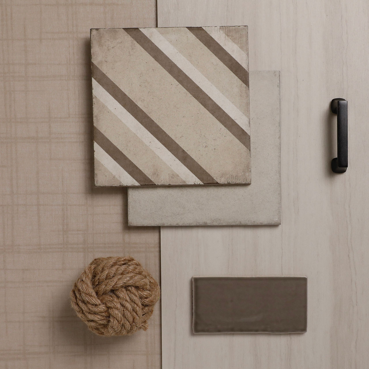 LVF_Multimedia_Cashmere_MF41_Sand_MT21_Flatlay