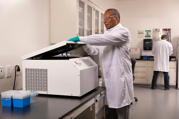 Allegra® V-15R Benchtop Centrifuge