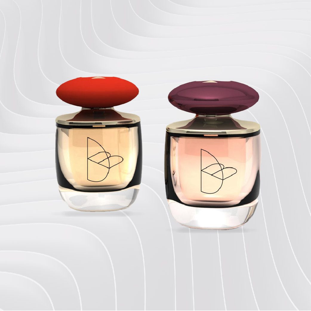 Três frascos de perfume com tampas feitas usando Ionômeros SURLYN™ no fundo cinza