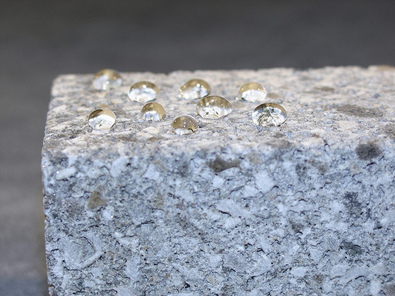 Repelente de água Z-6689 em substrato de concreto