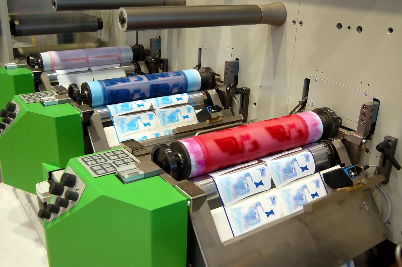 UV flexo press for printing labels 