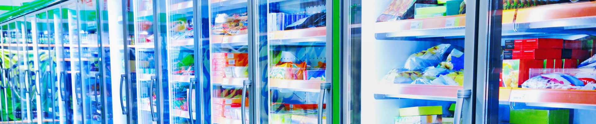 Corredor de supermercado de produtos refrigerados