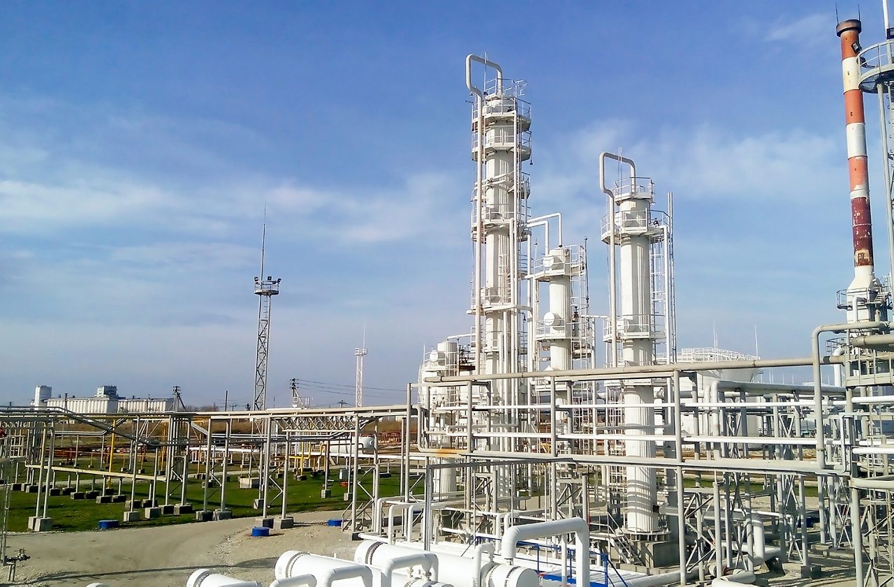 The oil refinery. Equipment for primary oil refining.