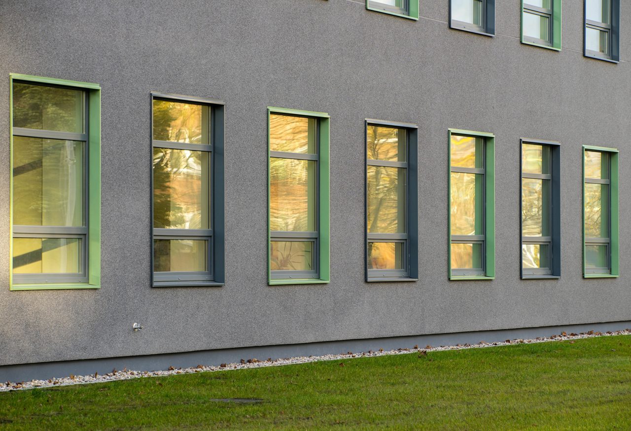 DOWSIL™ silicone sealants on windows 