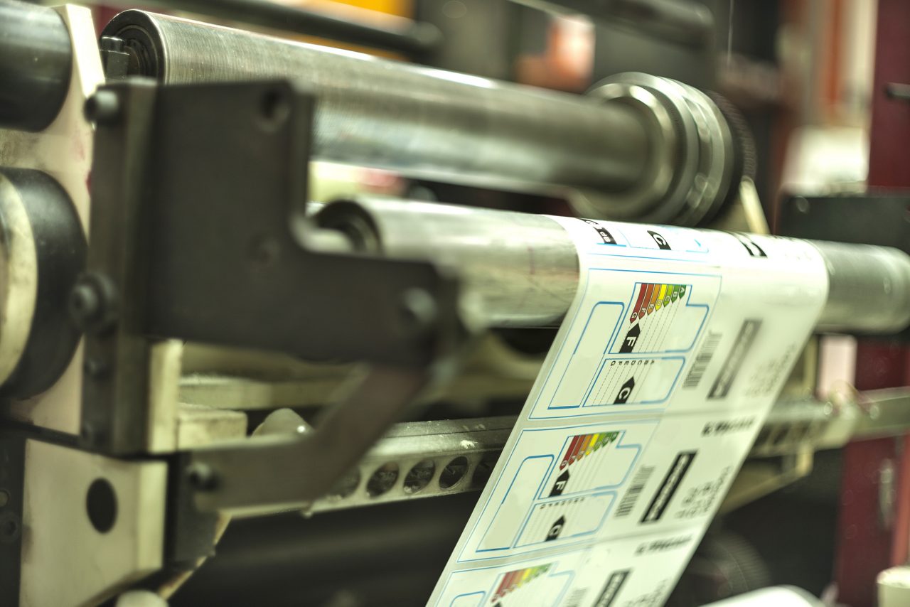 Labels printing at high speed on offset machine 