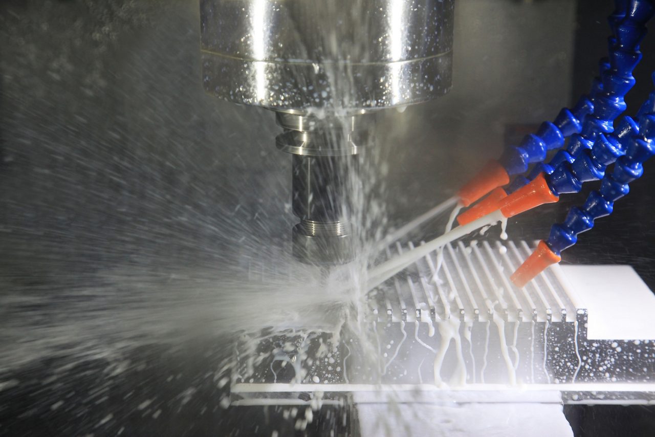 Industrial metal machining cutting process