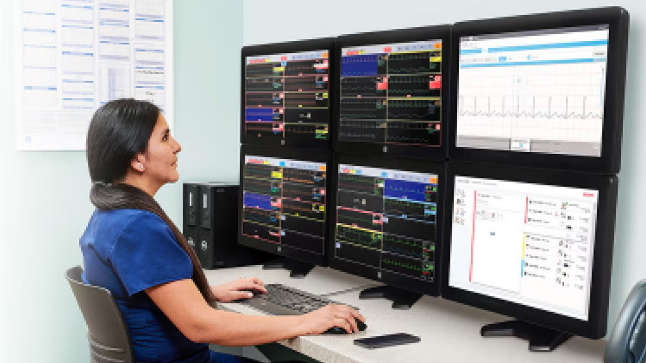 03-digital-centralized-monitoring-unit-desktop