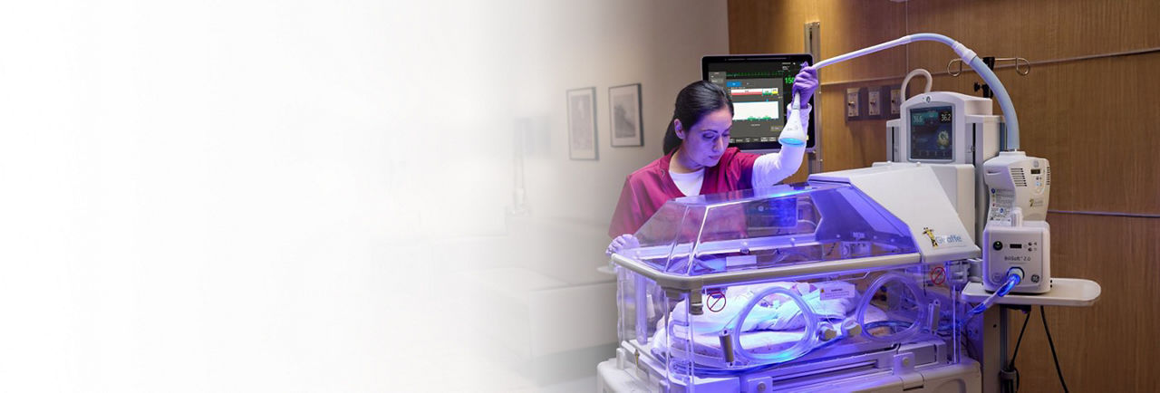 4-giraffe-omnibed-carescape-monitors-desktop