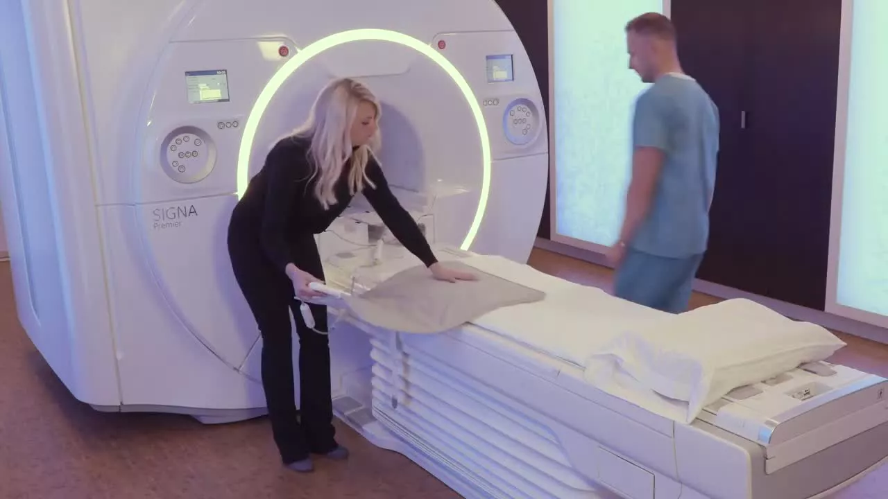 GE_Healthcare_AIR_Technology_Tutorial_Hip_GE_Healthcare