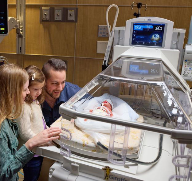 NICU_Giraffe OmniBed_Carescape monitors_1258 cropped no monitor resized