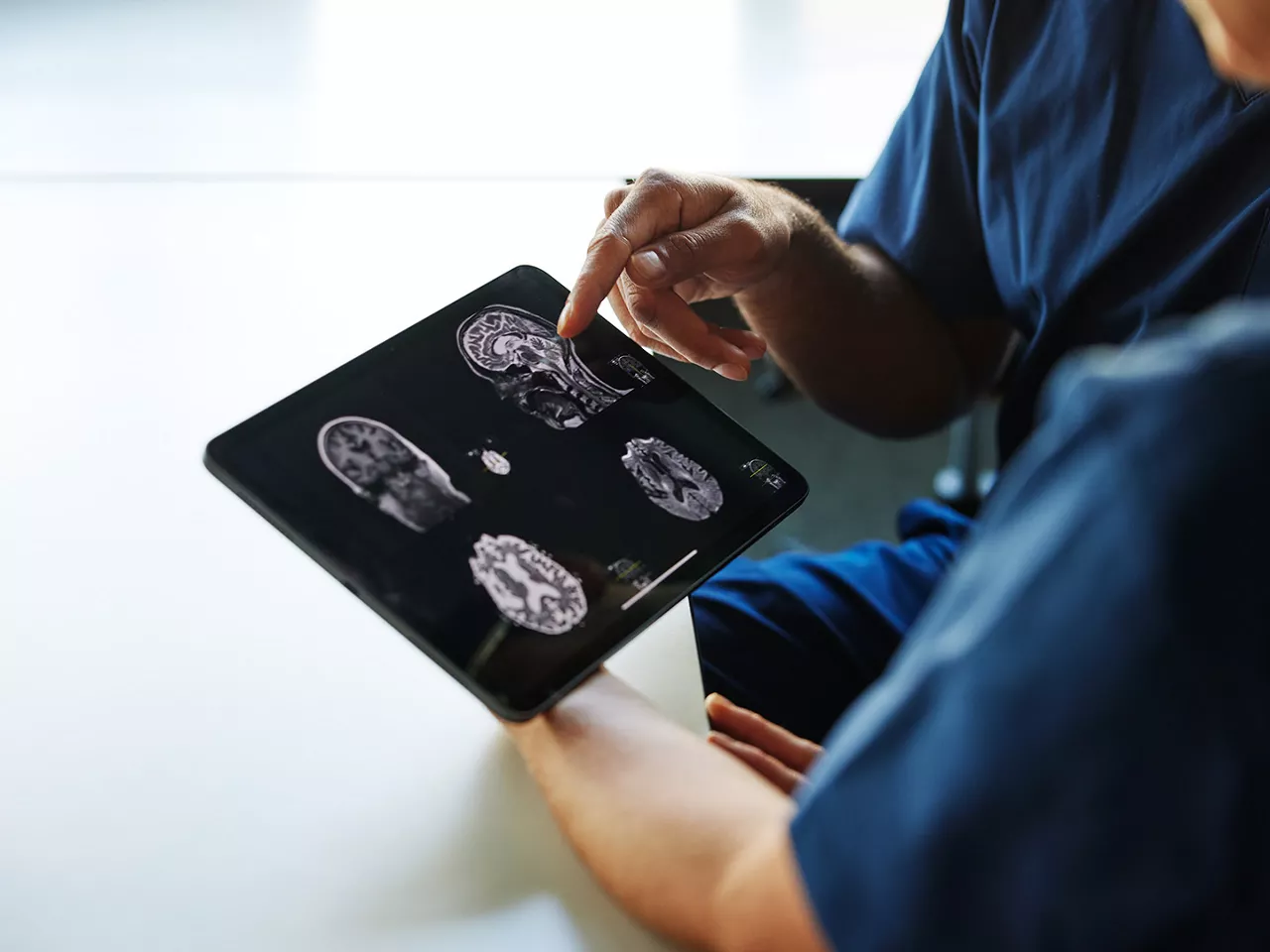 addressing-radiology-staff-ArticleHero-ci-en