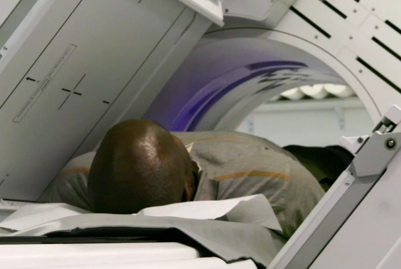 aurora-pet-ct-clinical-scan-07-ci-en