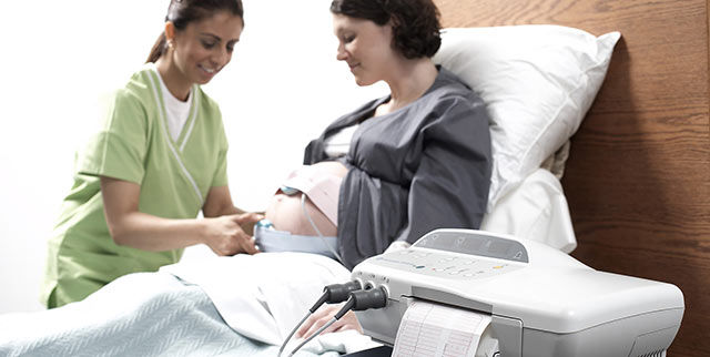 corometrics-monitoring-nurse
