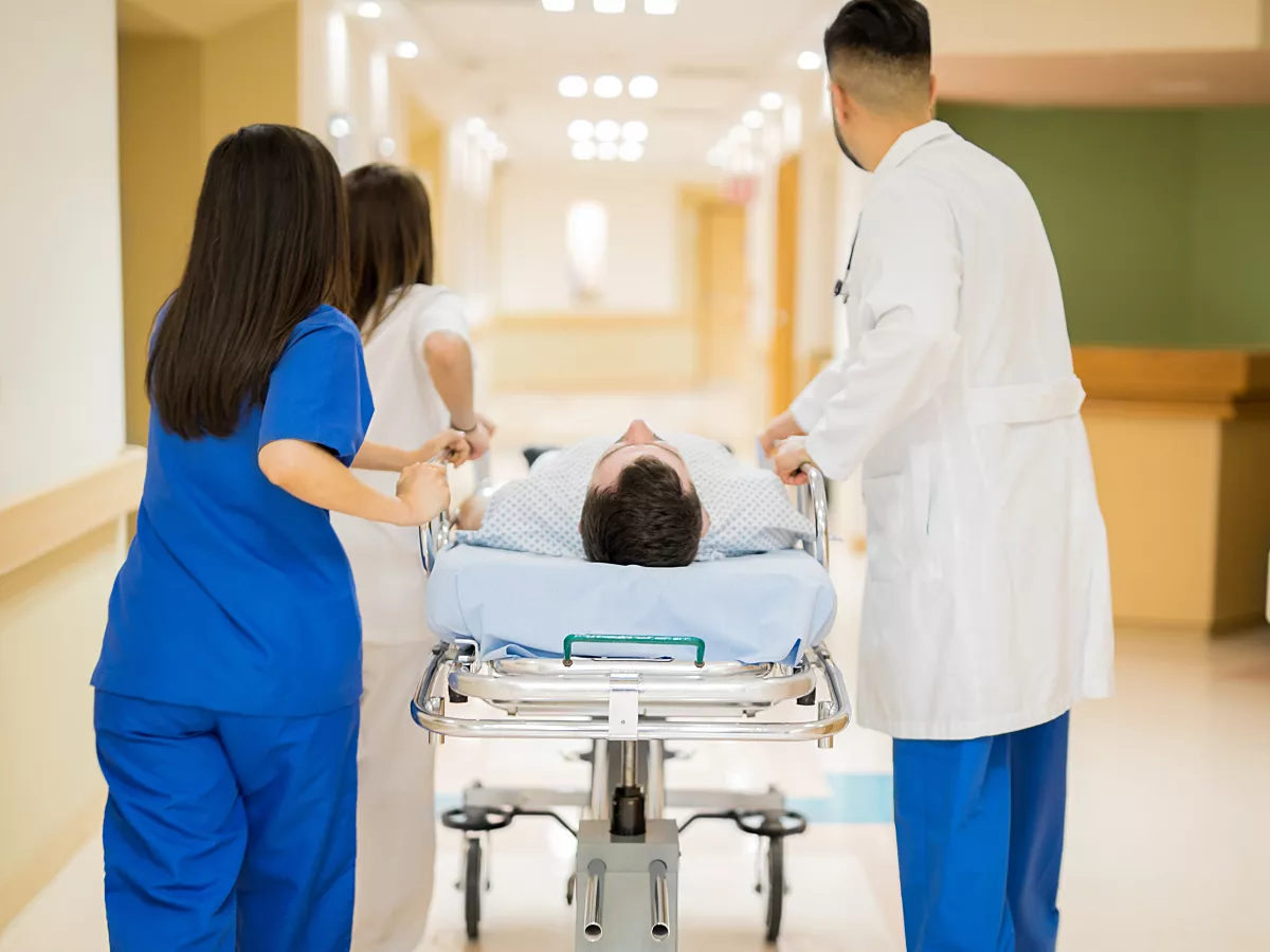 coronary-artery-stenosis-patient-laying-ci-en