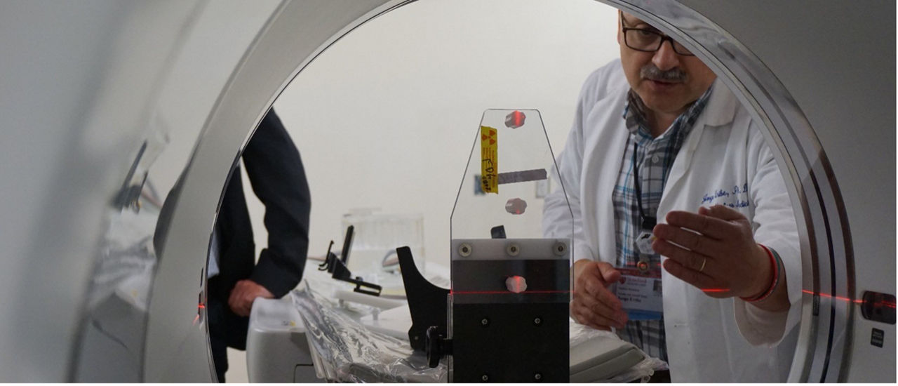 doctor-imaging-mri-inside-view-ba-en