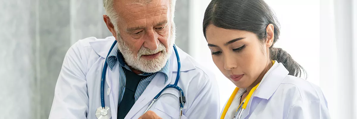 doctors-discussing-afib