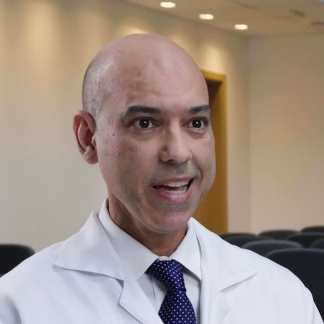 dr-alexandre-borges-feature-overlap-desktop-tablet