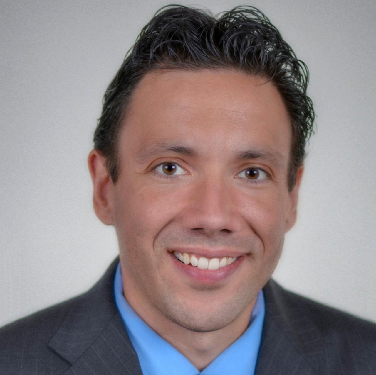 dr-anthony-gilet-feature-overlap-desktop-tablet