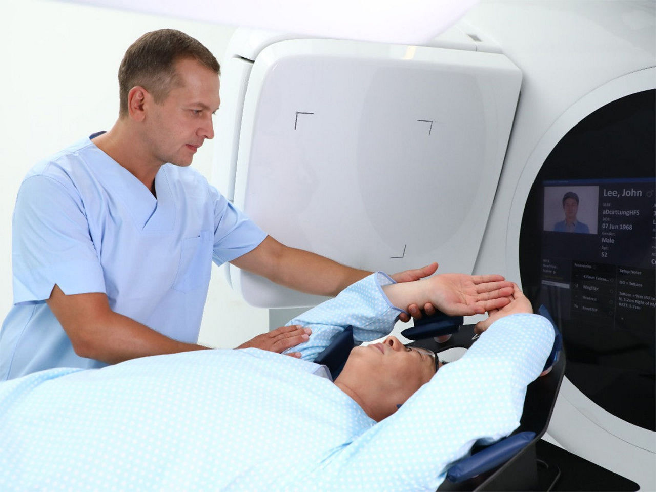 enhancing-radiation-therapy-ArticleHero-ci-en