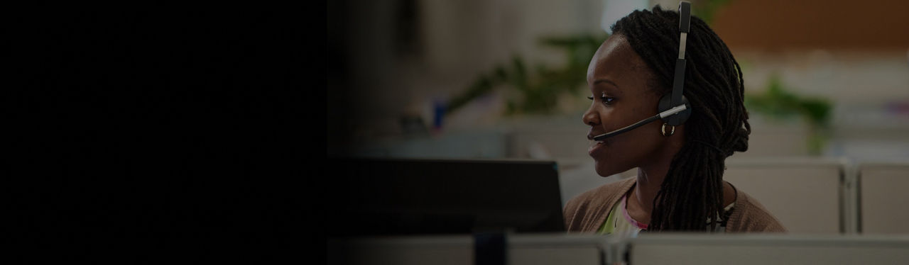 expert-live-support-hero-desktop