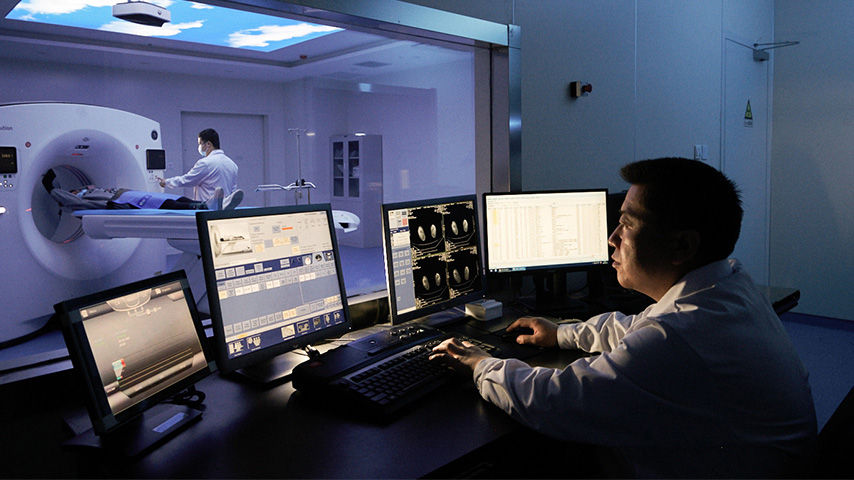 feature-card-half-imaging-accessories-desktop-tablet-mobile