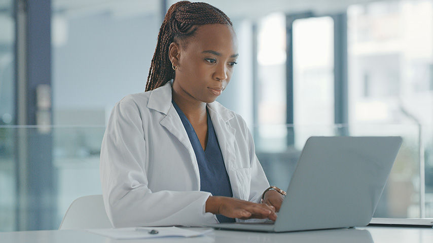 feature-card-half-width-logiq-club