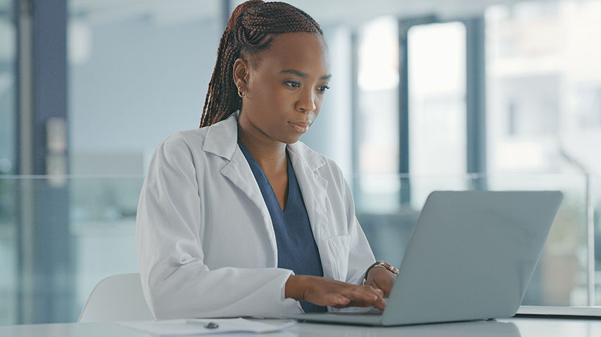 feature-card-half-width-logiq-club-v2