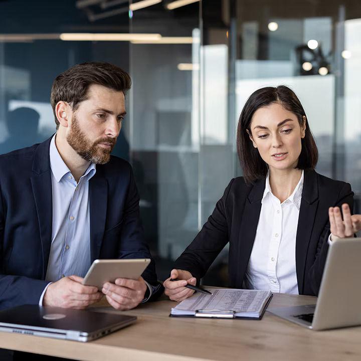 feature-cards-full-width-robust-security-desktop-tablet1