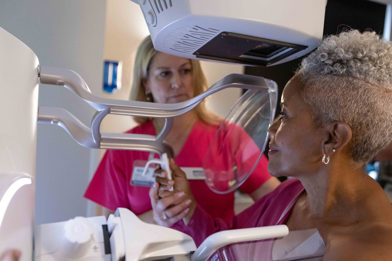 Patient taking contrast enhanced mamography(CEM)