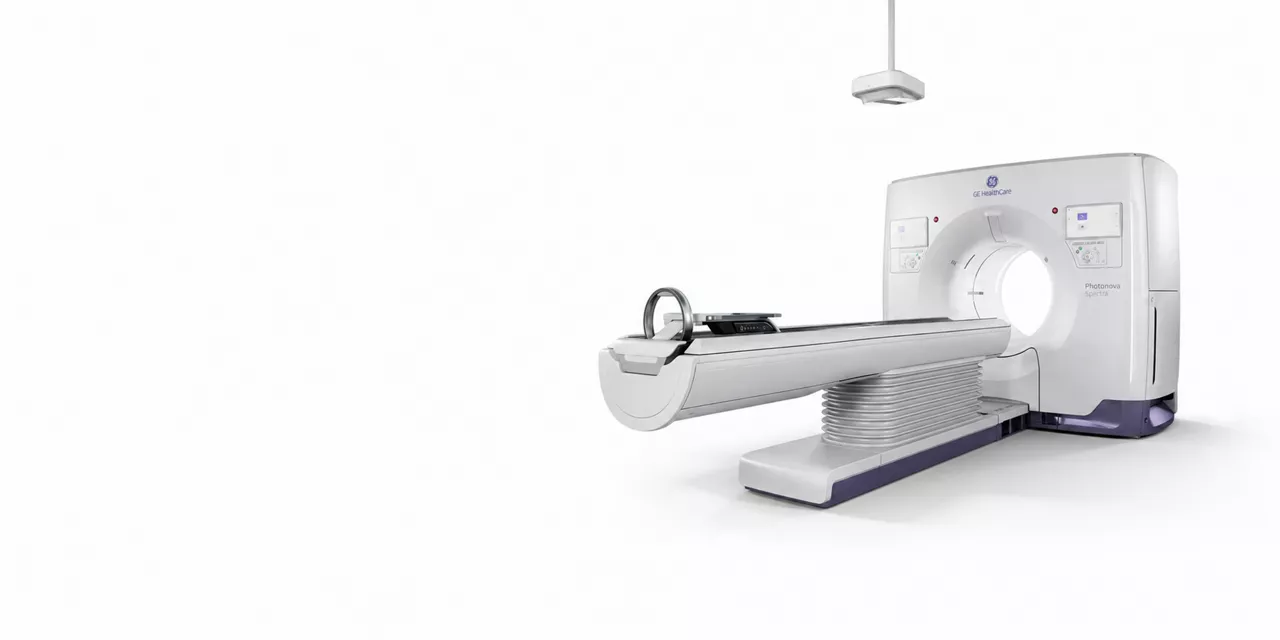 gehc-photonova-spectra-rendering-on-white-left