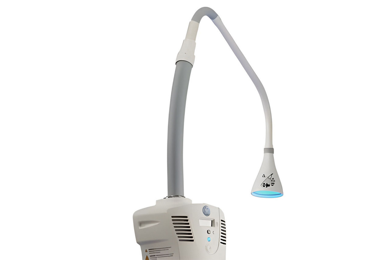 giraffe-blue-spot-HeroSticky4-ci-en