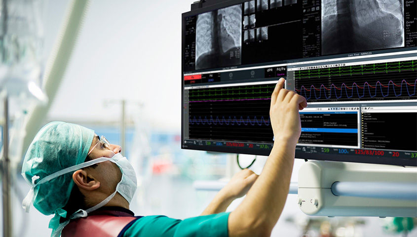 half-width-feature-card-mac-lab-desktop-tablet-mobile