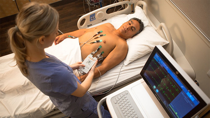 half-width-feature-card-uptime-desktop-tablet-mobile