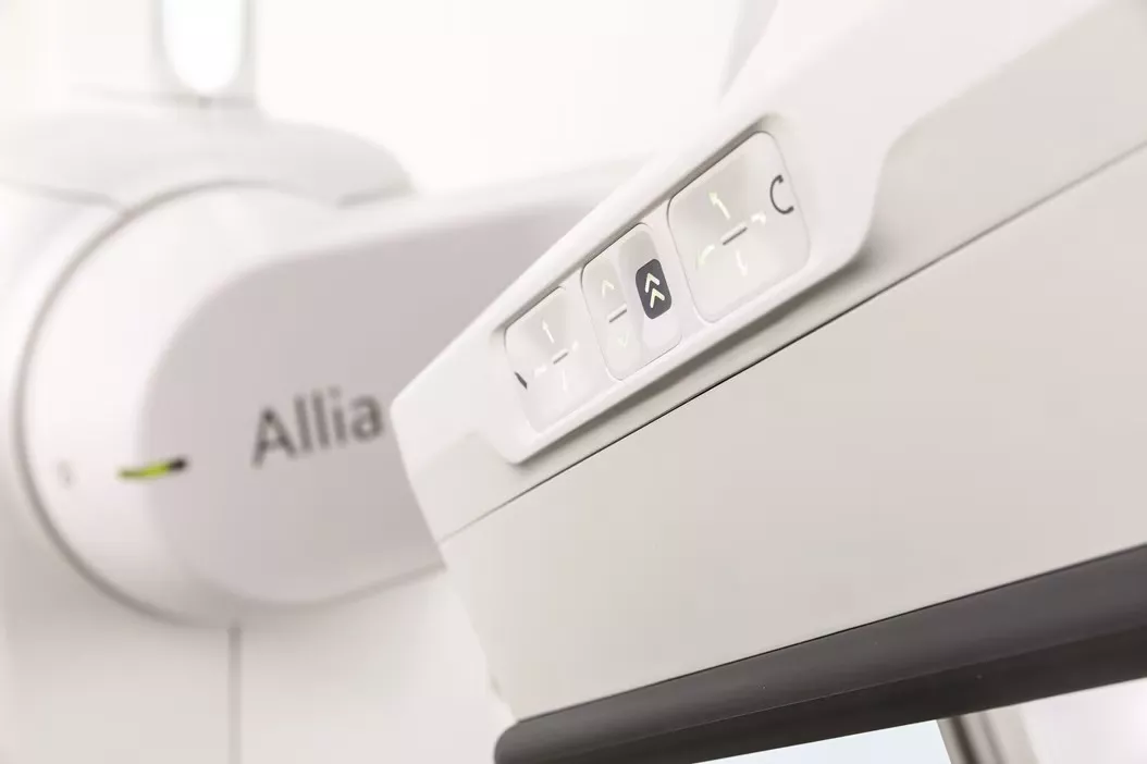 image-guiding-solutions-product-switcher-allia-igs7-ci-en