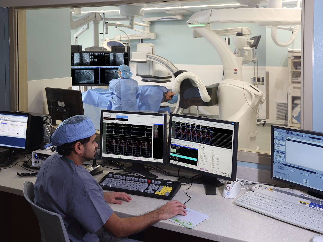 image-tavi-procedure-in-cath-lab-view-from-control-room