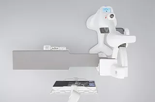 Birds-eye view of a Discovery IGS 7 with table.
