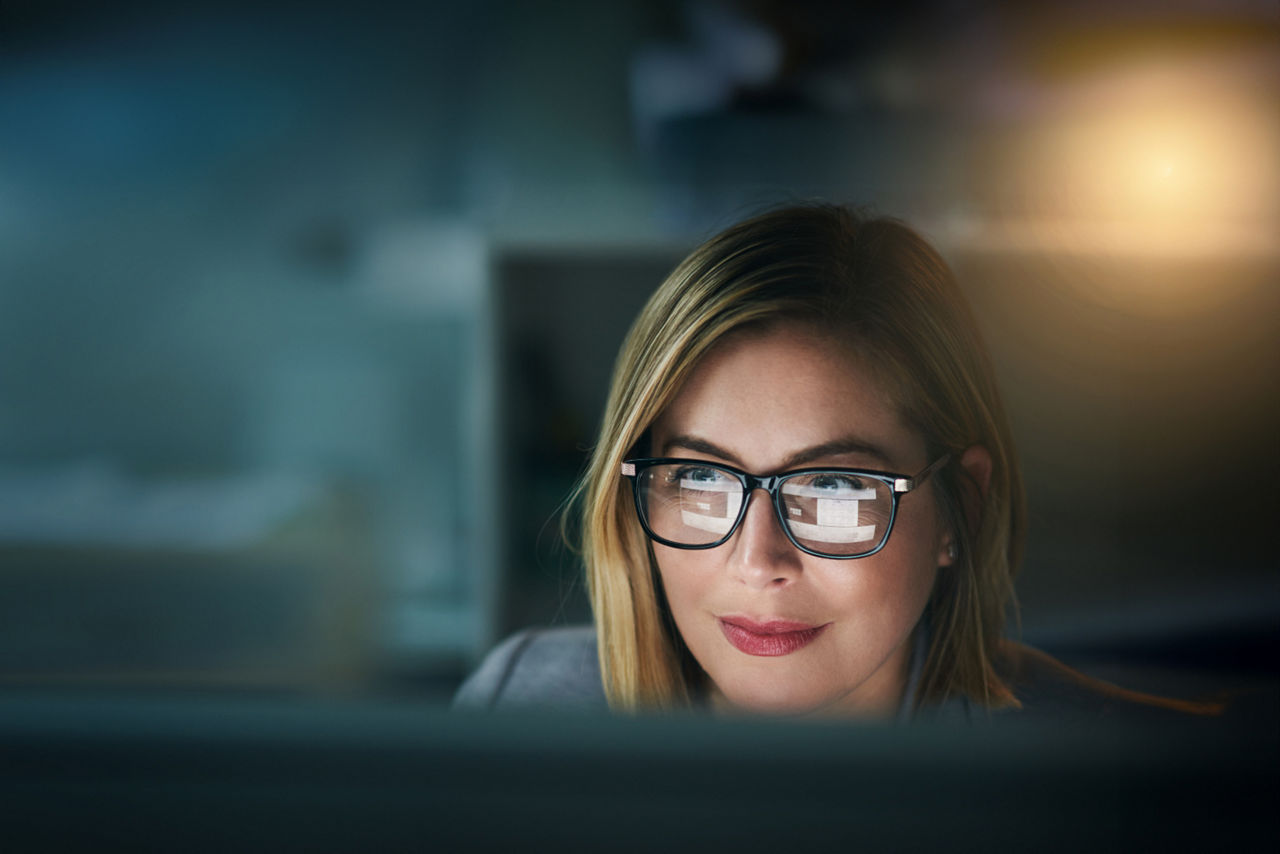 mac-vu360-system-security-woman-ph-en