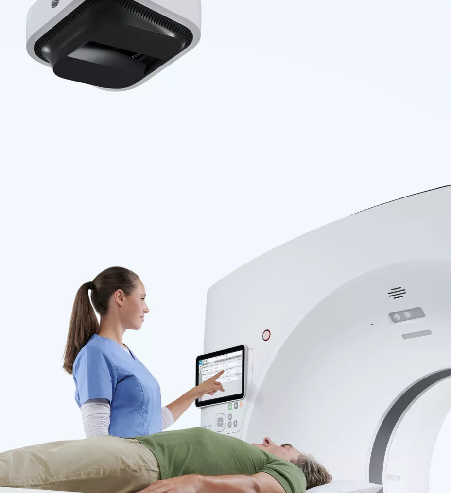 machine-white-bg-nurse-man-desktop