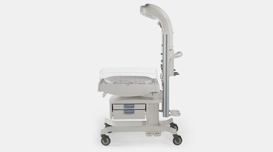 maternal-infant-care-warmers-giraffe-warmer-giraffe-warmer-side-view-gallery