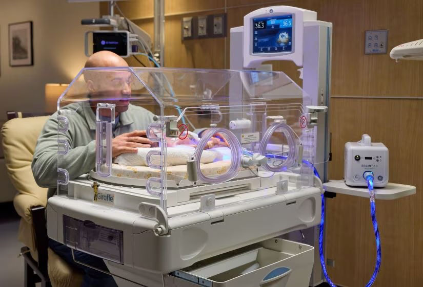 nicu_giraffe-incubator_carescape-monitors_bilisoft_3319-cropped-resized