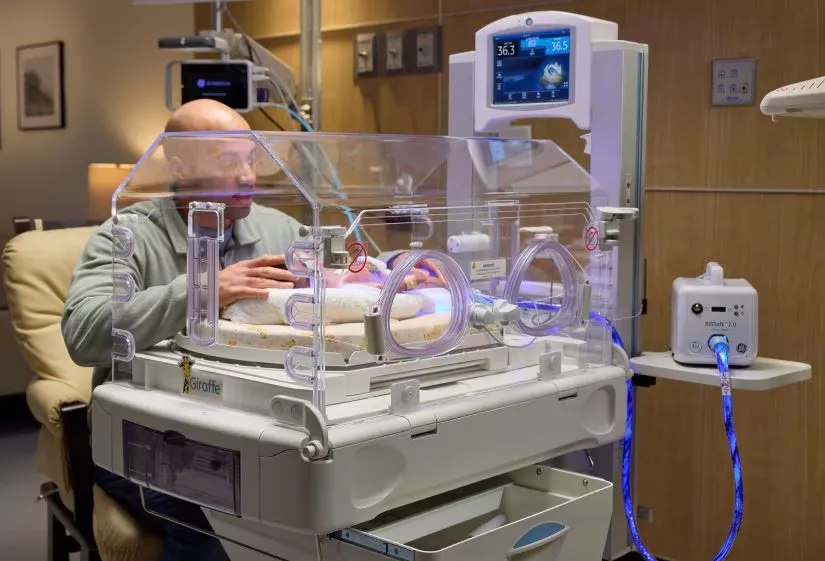nicu_giraffe-incubator_carescape-monitors_bilisoft_3319-cropped-resized